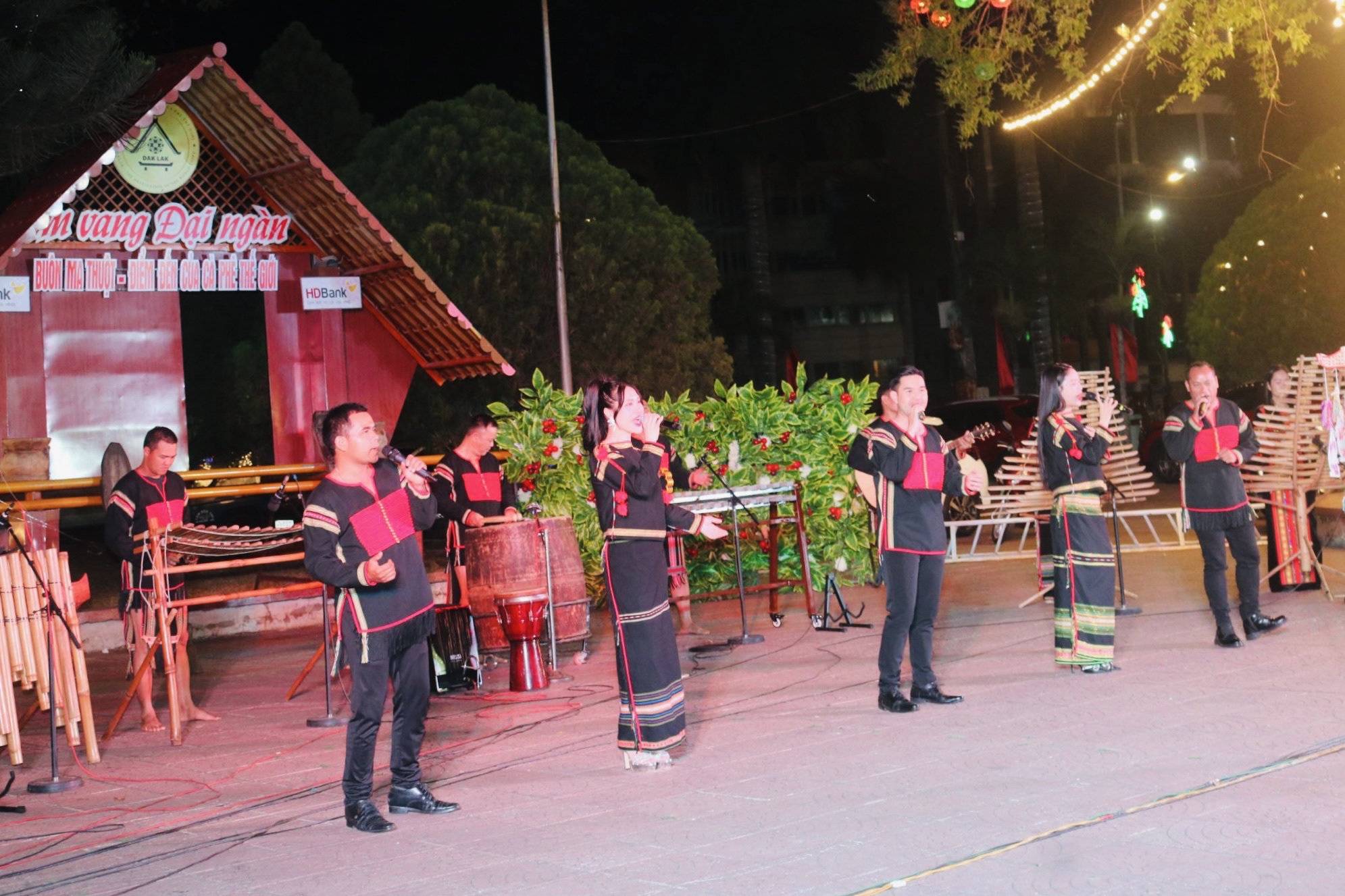 Chương trình biểu diễn Văn hóa Cồng chiêng phục vụ Nhân dân và du khách tại Trung tâm Văn hóa tỉnh Đắk Lắk định kỳ hằng tháng.- Ảnh minh họa